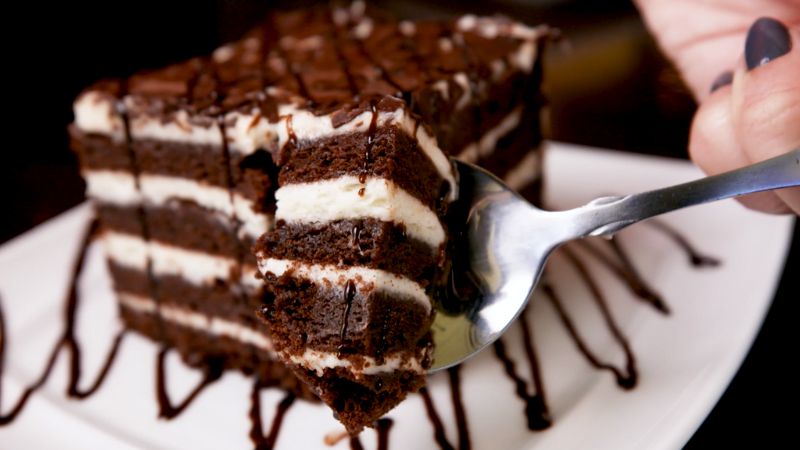 10 Most Iconic Restaurant Chain Desserts of All Time